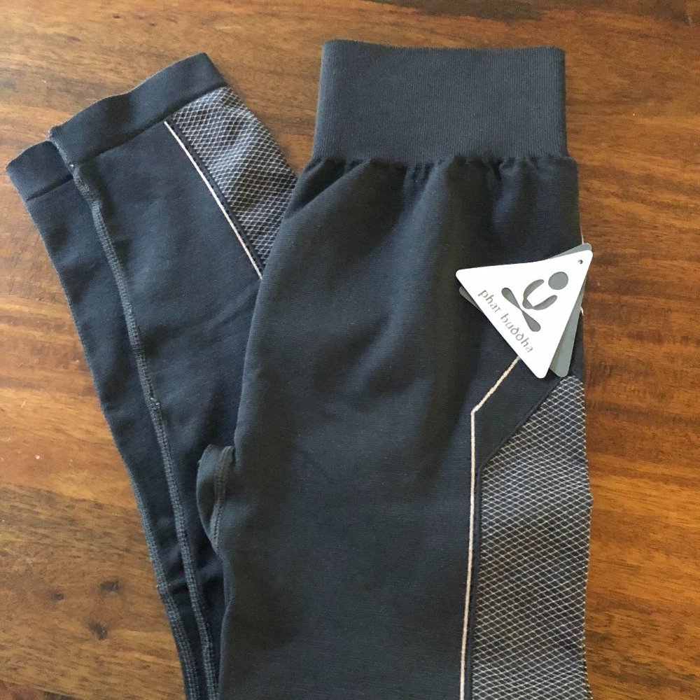 PHAT BUDDHA Athletica - NWT - SIZE M/L